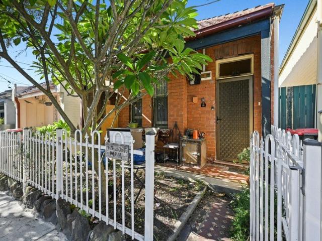 Freestanding Renovator's Opportunity in Prime Lifestyle Location