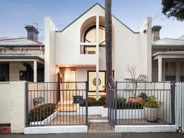 Freestanding Townhouse Residence in a Quiet South Yarra Position