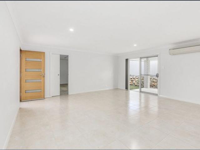 Freestanding Villa Level And Low Maintenance