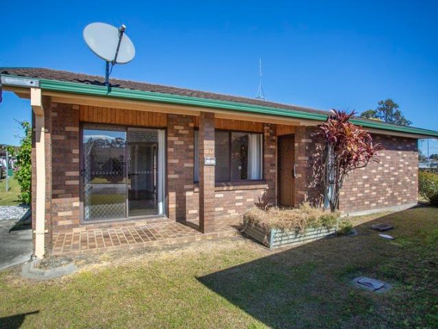 Freestanding Villa with Renovation Potential