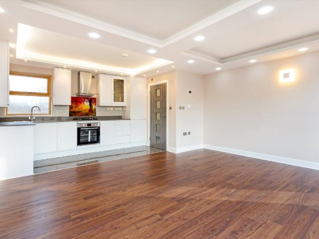 Freetown House, Umberston Street, Whitechapel, London E1, 1 bed flat to rent, £2,100 pcm | PrimeLocation