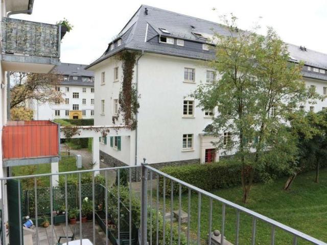 Frei ab dem 1.10.26 im 1. OG am Heimgarten mit Balkon an der Küche !