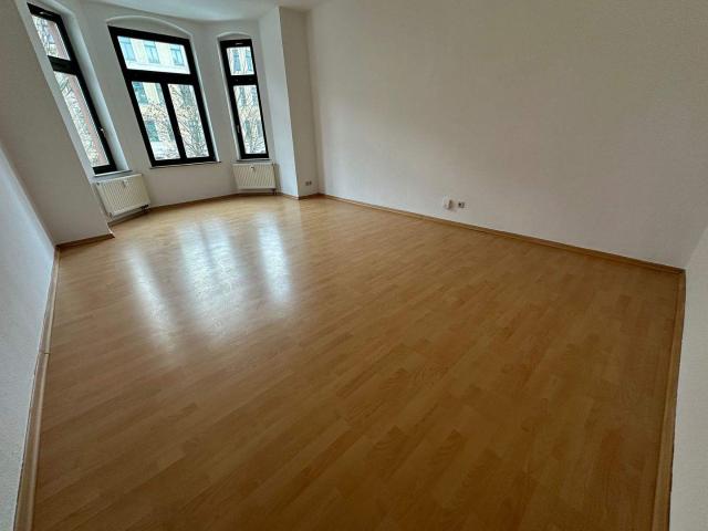 Frei ab dem 1.1.27 ! 1. OG / SchlafrÃ¤ume zum Innenhof / Balkon an der KÃ¼che !