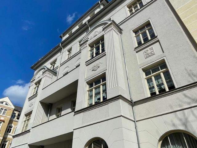 Frei ab dem 1.1.27 Wohnen Ã¼ber zwei Etage mit Lift / zzgl EBK u.v.m