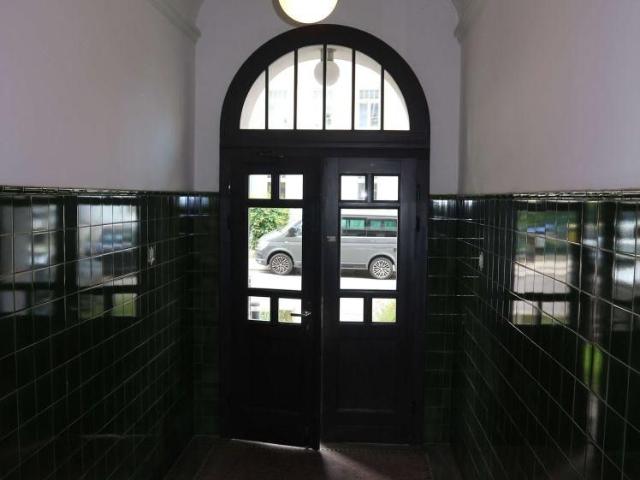 Frei ab dem 1.1.27 Wohnen über zwei Etage mit Lift / zzgl EBK u.v.m