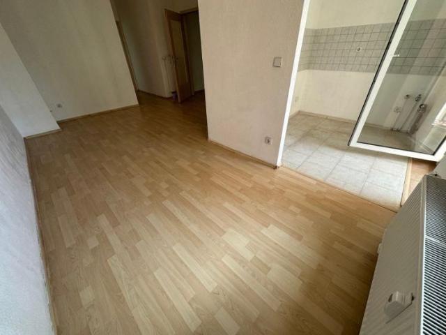 Frei ab Sofort 2.OG + offene Küche + Bad mit Wanne !