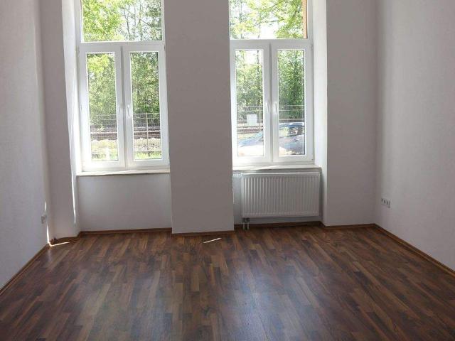 Frei ab sofort Tageslichtbad mit Eckbadewanne XXL Wohnzimmer !