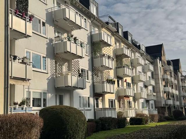Frei ab 01.01.2027 ! Sonnige 3 Raum Erdgeschosswohnung zentral in D Benrath provisionsfrei !