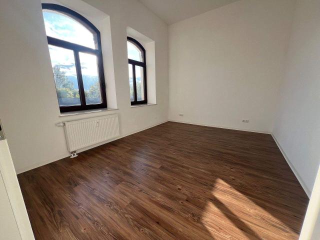Frei ab 1.10.26 / Balkon an der KÃ¼che / Wanne + Dusche / hochwertig saniert u.v.m