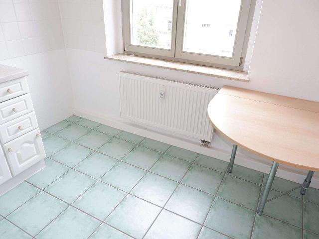 Frei ab 1.10.26 INKL. EBK ! Sonnige Whg. Bad mit Dusche im 3. OG !
