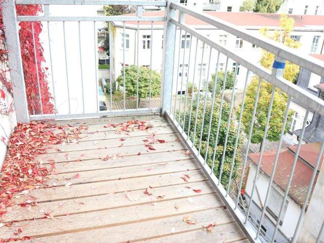Frei ab 1.10.26 Ins 2. OG mitAufzug / zur SeitenstraÃe u.v.m