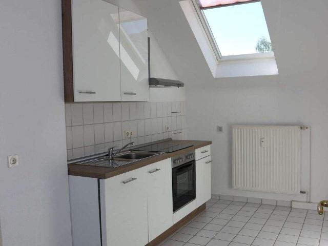 Frei ab 1.10. * zzgl moderne EBK* TageslichtkÃ¼che in ruhiger NebenstraÃe!
