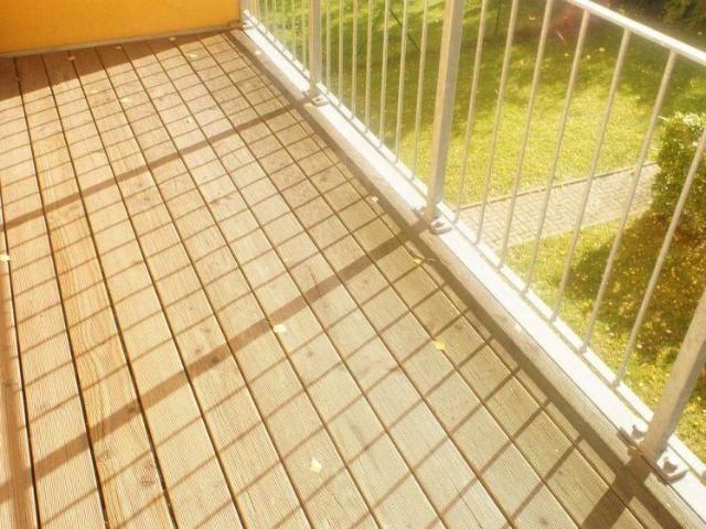 Frei ab 1.11.26 2. OG Laminat sonniger Balkon an der Küche !