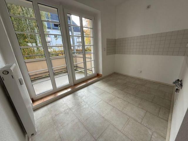 Frei ab 1.11.26 !Schlafniesche West Balkon Wanne