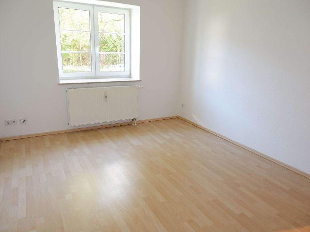 Frei ab 1.11. Kleine EBK vorhanden ! Modern / Bad mit Fenster