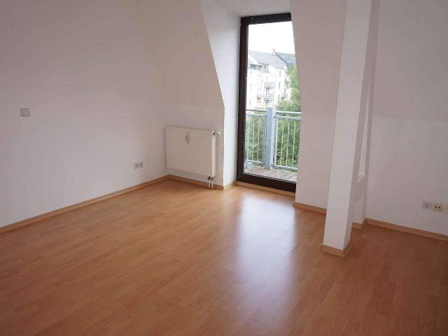 Frei ab 1.12.26 DG Whg. Bad mit Dusche inkl. EBK Balkon !