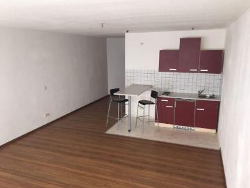Frei ab 1.7.26 ! 3. OG mit Lift inkl. EBK modernes Laminat !