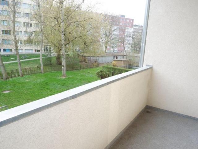 Frei ab 1.4.26 1.OG mit offener Küche und sonnigem Balkon !