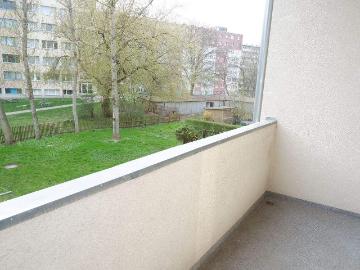 Frei ab 1.4.26 1.OG mit offener KÃ¼che und sonnigem Balkon !
