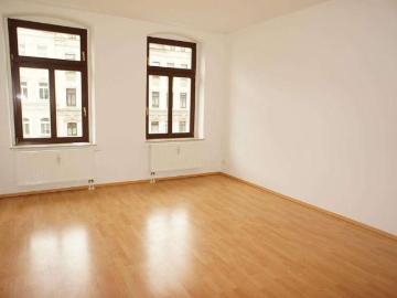 Frei ab 1.5.26 Schlafräume zum Innenhof Laminat / im 1. OG