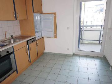 Frei ab 1.8.26 ! Laminat und groÃer Balkon EBK inkl. 3. OG