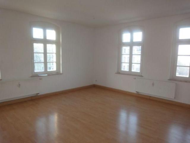 Frei ab 1.9.26 Helle Wohnung im 2. OG / Bad mit Dusche