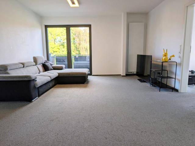 !Frei per 01.11.2026! Großzügige 3,5 Zimmer Wohnung mit kl. Balkon und Garage!