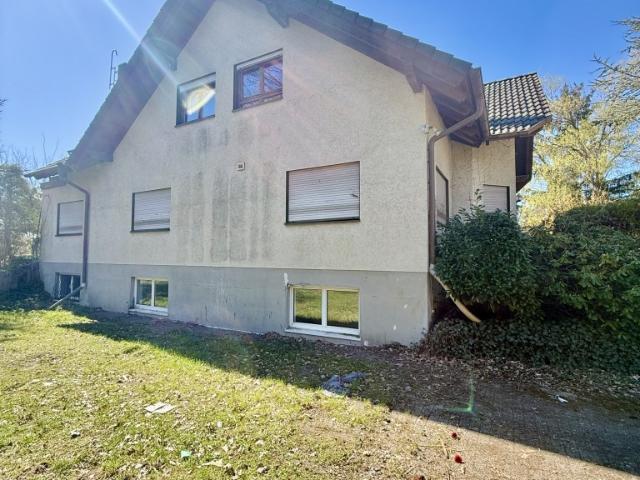 Frei stehendes Haus über 300 m² clever aufgeteilt für Leben, Arbeit und Freizeit