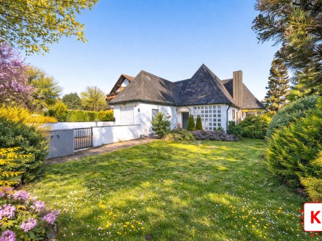 Frei zur Eigennutzung: Einfamilienhaus mit Charakter in bester Lage