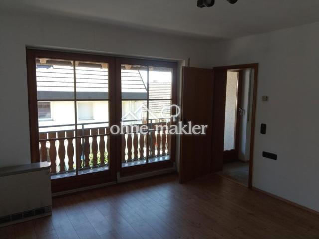 Frei 4 Zimmer Wohnung Balkon Stellplatz für WEG Handwerker Firmen oder?