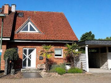 Freigestellte DHH in familienfreundlicher Lage von Holzhausen