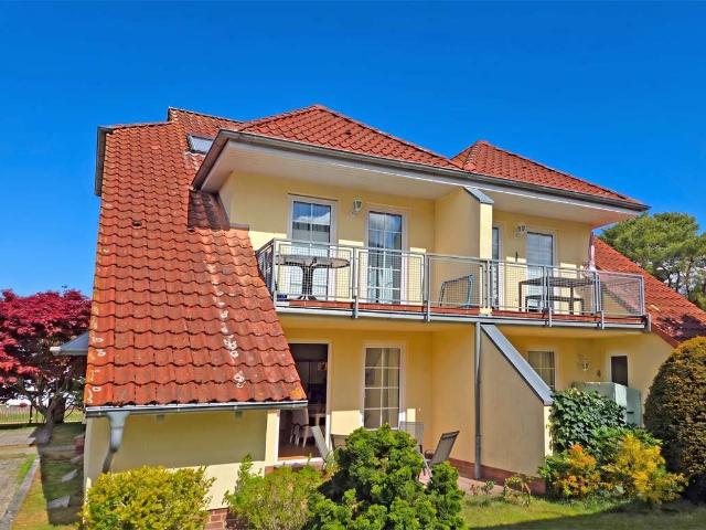 Freie 2 Raum Wohnung mit Terrasse, inklusive PKW Stellplatz und Inventar