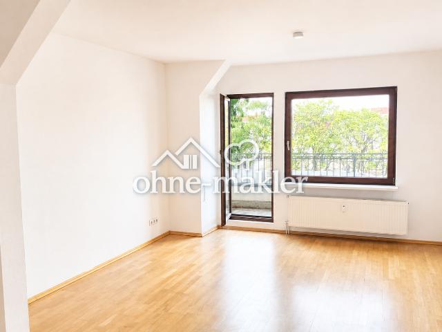 Freie 2 Zimmer Dachgeschosswohnung mit Balkon in ruhiger Lage nahe Müllerstraße