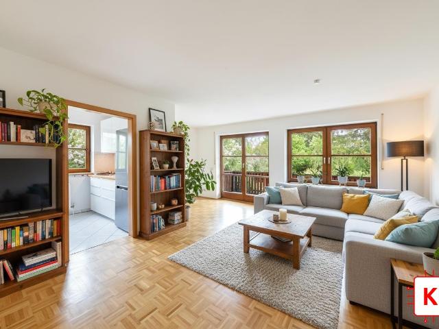 Freie 3 Zimmer Wohnung mit Balkon und eigenem Garten