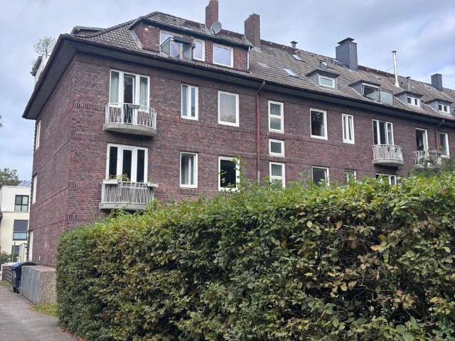 Freie 3 Zimmerwohnung mit gehobener Ausstattung und Möbeln in Ohlsdorf