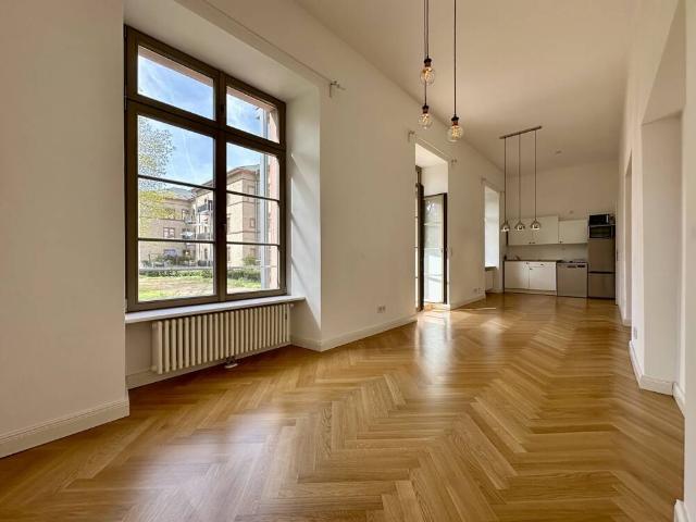 Freie Zweizimmerwohnung im Sports & Country Club