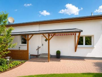 Freies Einfamilienhaus in grüner Toplag mit viel Portenzial
