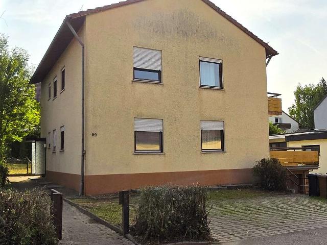 Freihstehendes Mehrfamilienhaus mit schönem Grundstück
