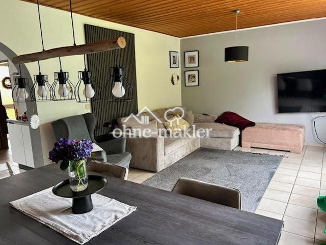 Freist EFH mit Garten und Garage in guter Lage