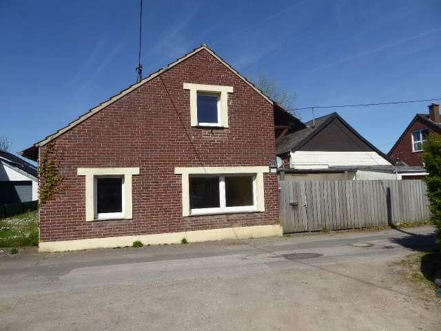 Freist. Einfamilienhaus mit Werkstatt und 2 Garagen