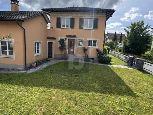 FREISTEHEND MIT POOL UND GARTEN!