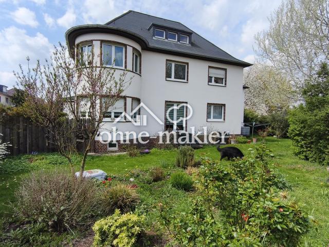 Freistehende Architekten Villa mit außergewöhnlicher Substanz — sofort verfügbar