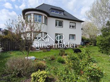Freistehende Architekten Villa mit außergewöhnlicher Substanz — sofort verfügbar