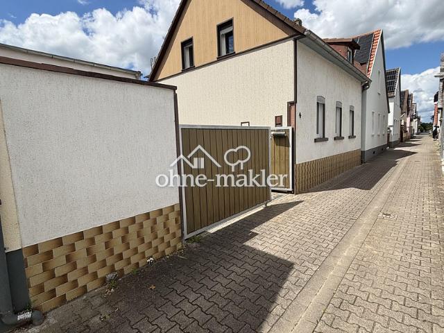Freistehende Einfamilienhaus in Worms Heppenheim mit Hof in Garage