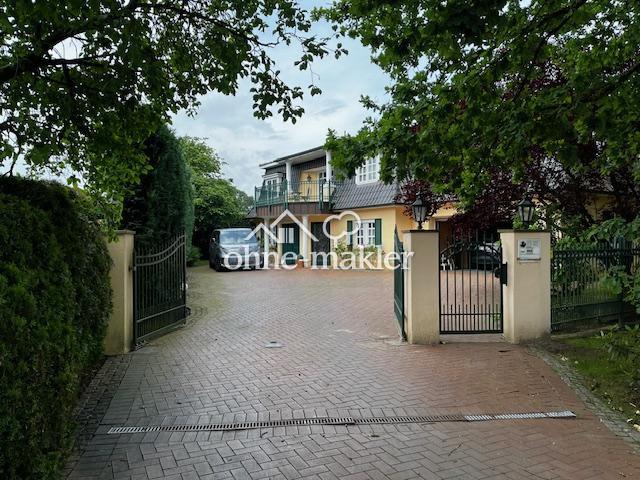 Freistehende Kaufmannsv. mit luxuriöser Innenausstattung, Garage