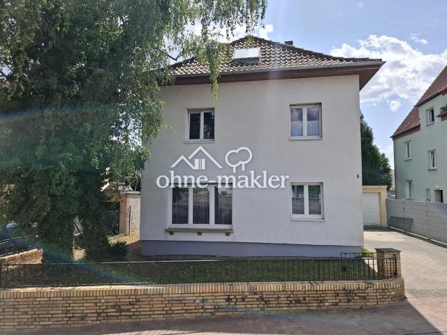 Freistehende Stadtvilla mit Gestaltungspotential auf großem Erbpachtgrundstück
