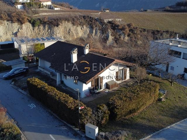 Freistehende Villa auf einem Grundstück von 836 m²