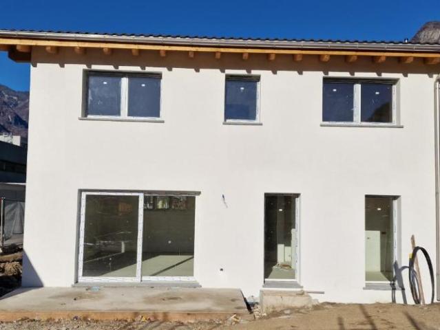 Freistehende Villa im Bau in Cadenazzo in einer neuen Wohnanlage