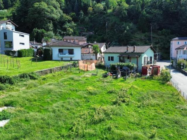 Freistehende Villa im Bau in Cadenazzo in einer neuen Wohnanlage