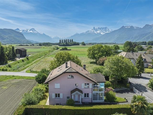 Freistehende Villa mit 2 Einheiten in Noville
